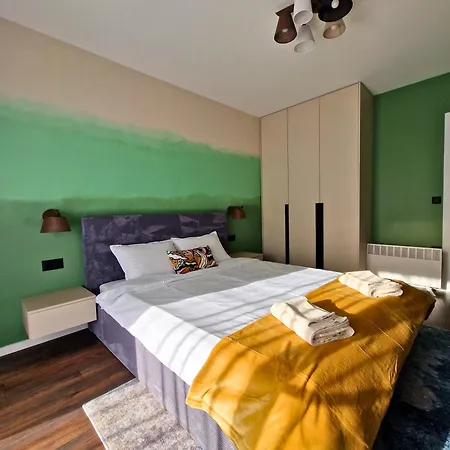 아파트 By The Pool #7