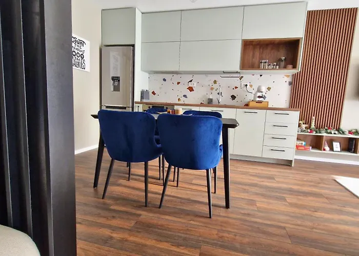 By The Pool #7 Lejlighed